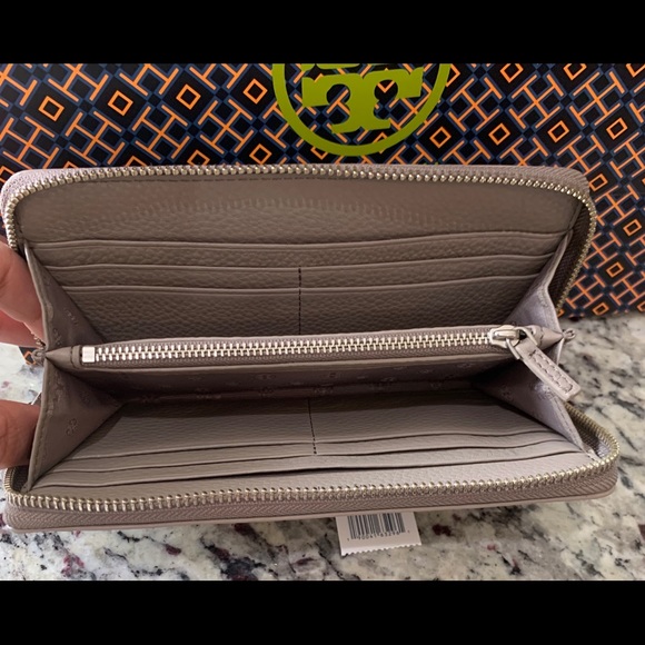 NWT Authentic Tory Burch Britten Gray Wallet - Picture 5 of 8